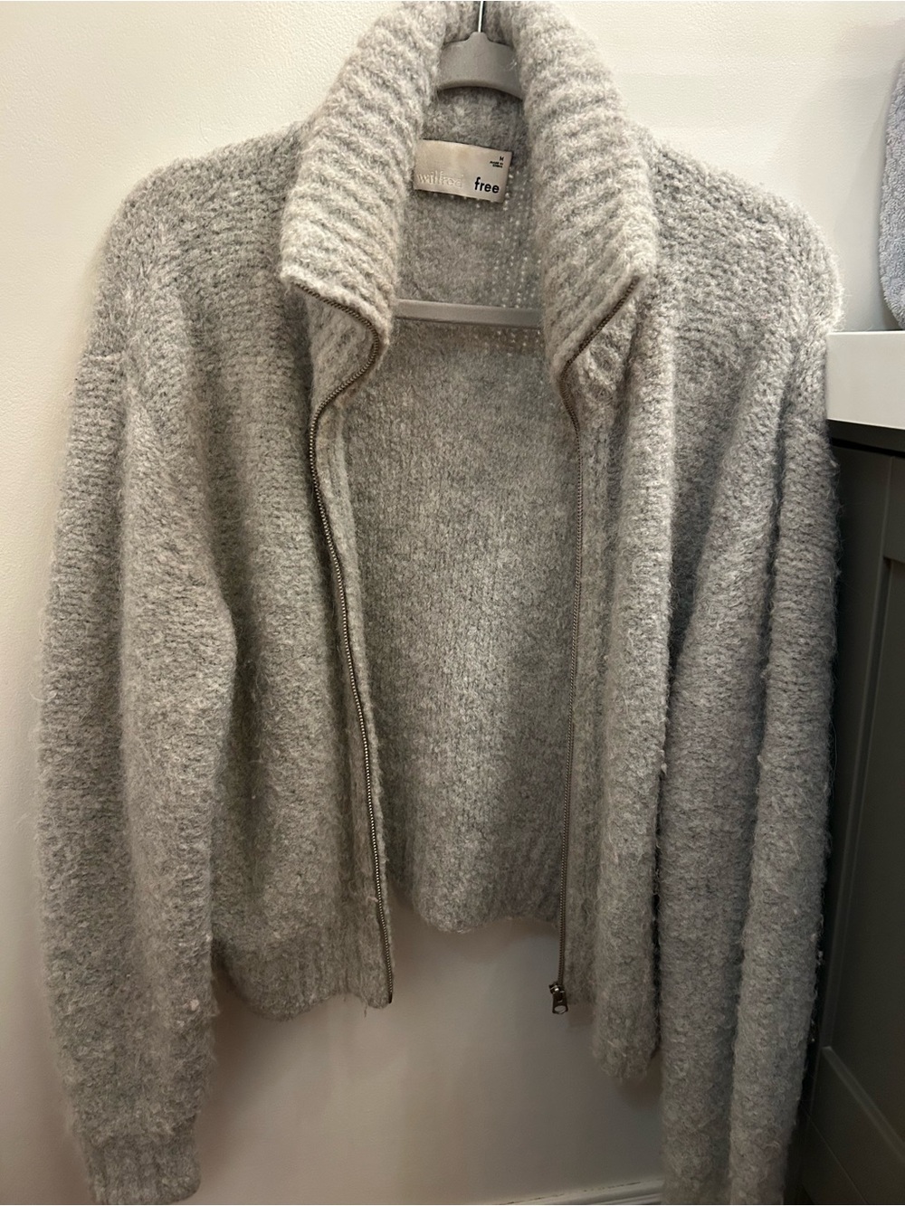 Soft Wilfred free Aritzia Grey Zip-Front Women's Sweater
